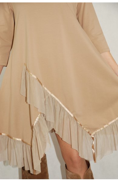 Ciocco - elegancka, beżowa sukienka/tunika z tiulową falbaną
