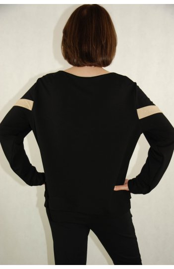 Czarna bluzka damska ze złotą wstawką - Plus Size
