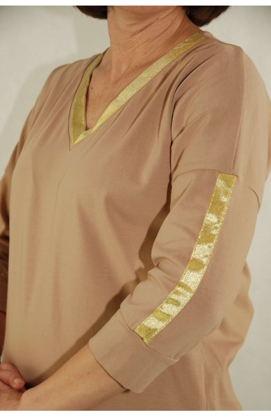 Ciocco - beżowa bluzka damska ze złotymi lamówkami