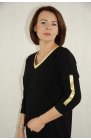 Ciocco - czarna bluzka damska z dekoltem V ze złotymi lamówkami
