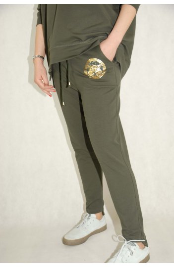 Ciocco - dresowe spodnie damskie ze złotą aplikacją, kolor khaki