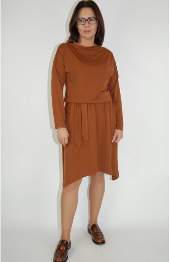 Terrastyll - asymetryczna sukienka z paskiem, kolor camel