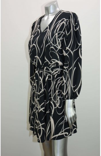 Soho - wrzostysta sukienka z gumką w pasie oraz dekoltem w literę V
